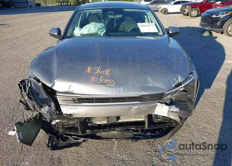 2025 Kia K4 Lxs из США, поврежденный, VIN 3KPFT4DE1SE107535